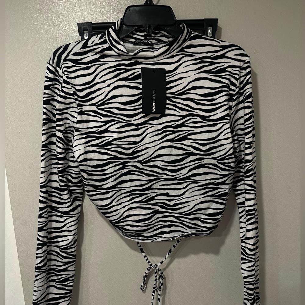 Fashion Nova going out top size 2 XL
